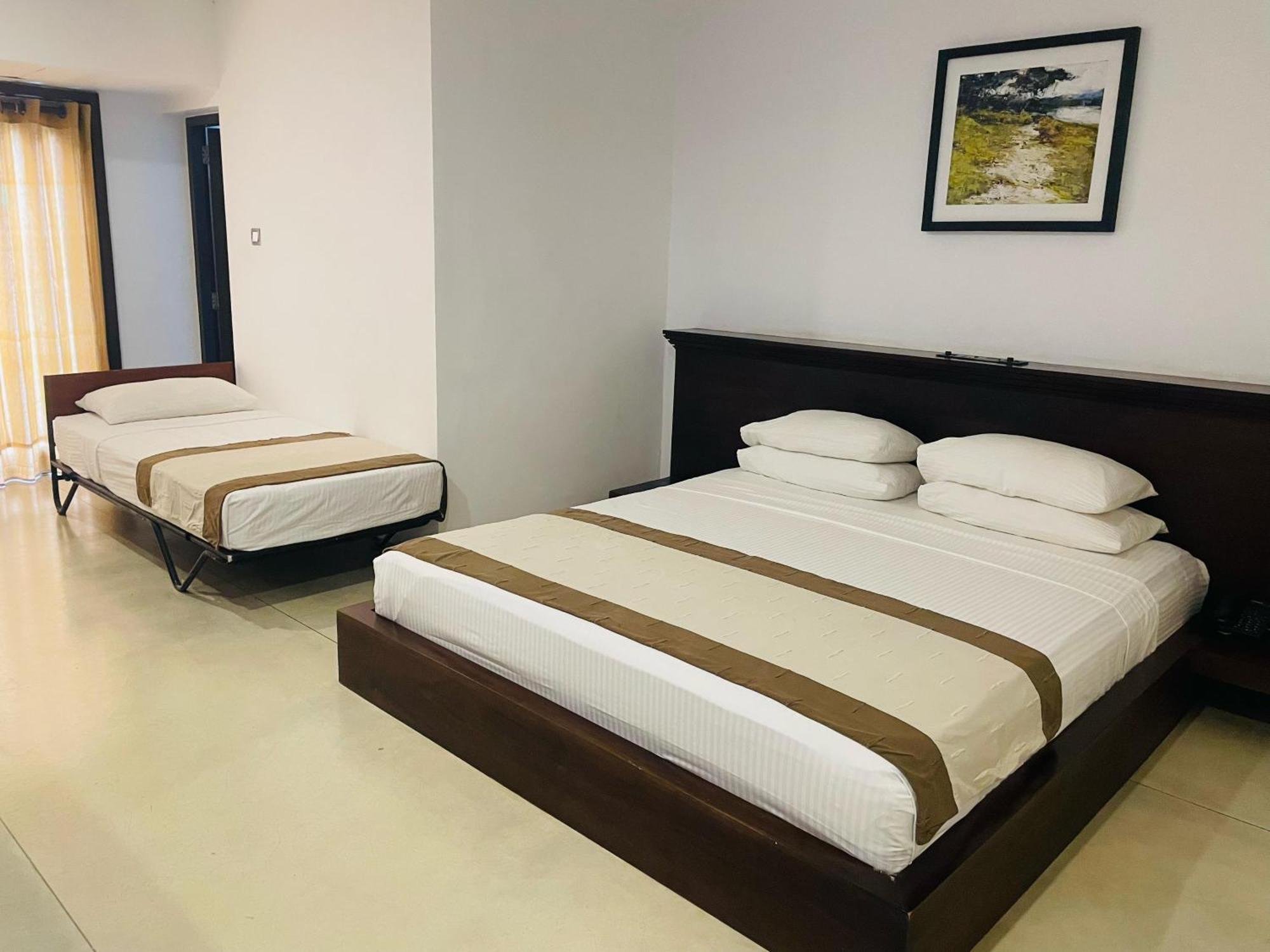 Rajarata Hotel Анурадхапура Екстериор снимка