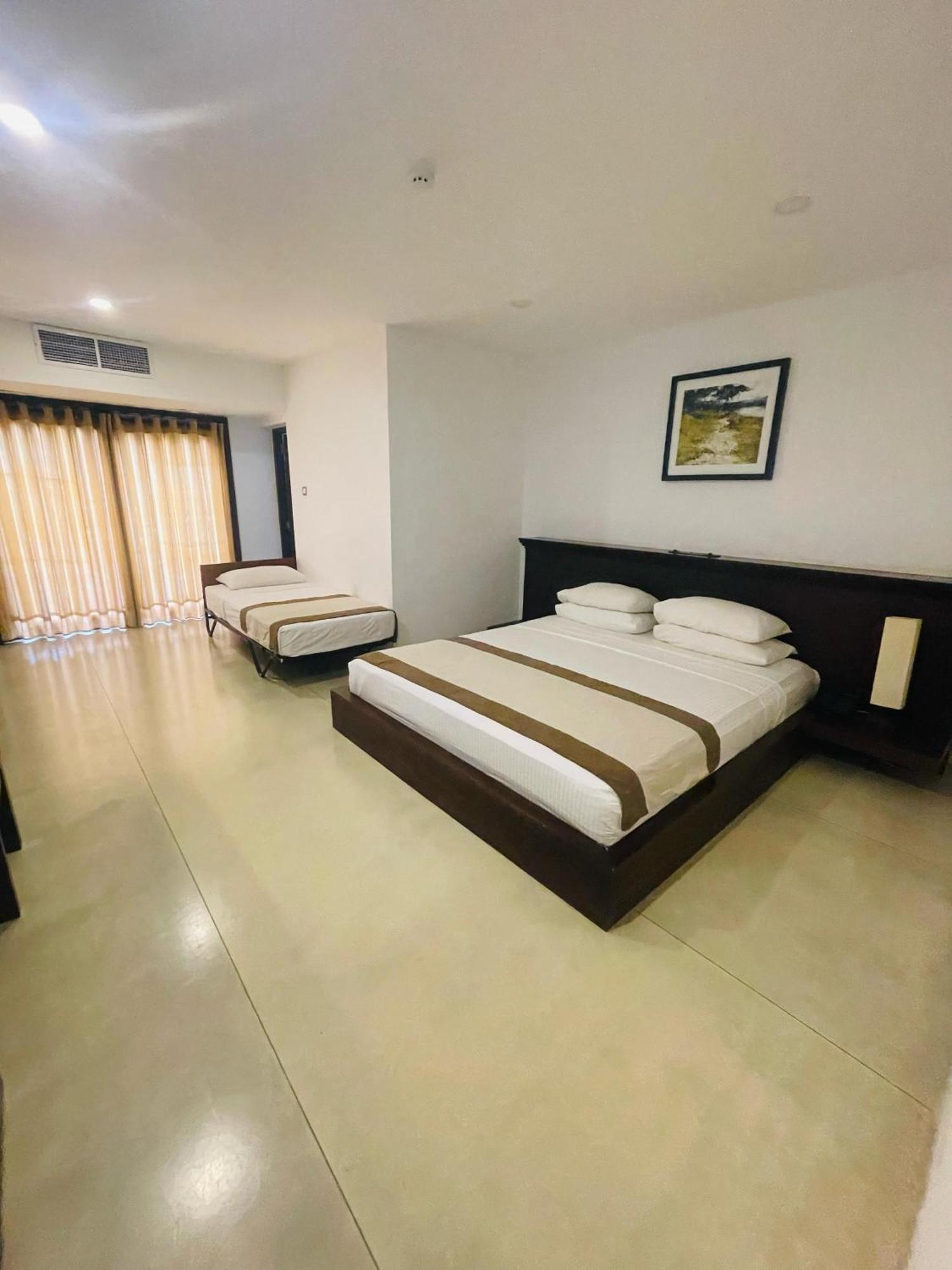 Rajarata Hotel Анурадхапура Екстериор снимка