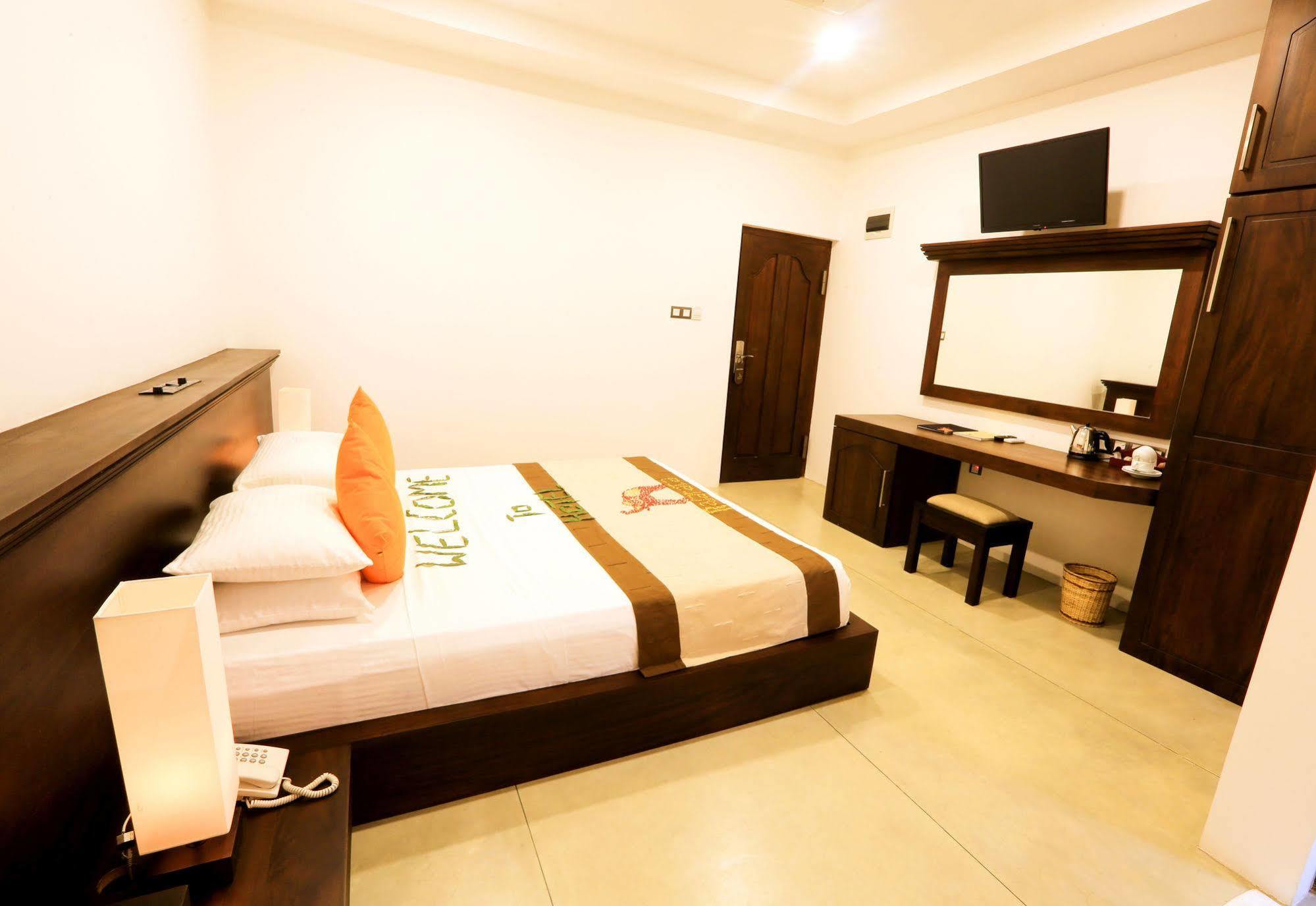 Rajarata Hotel Анурадхапура Екстериор снимка